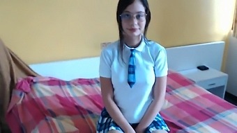 Amateur College Girl Secretly Films Schoolgirl Cousin And Performs Oral Sex